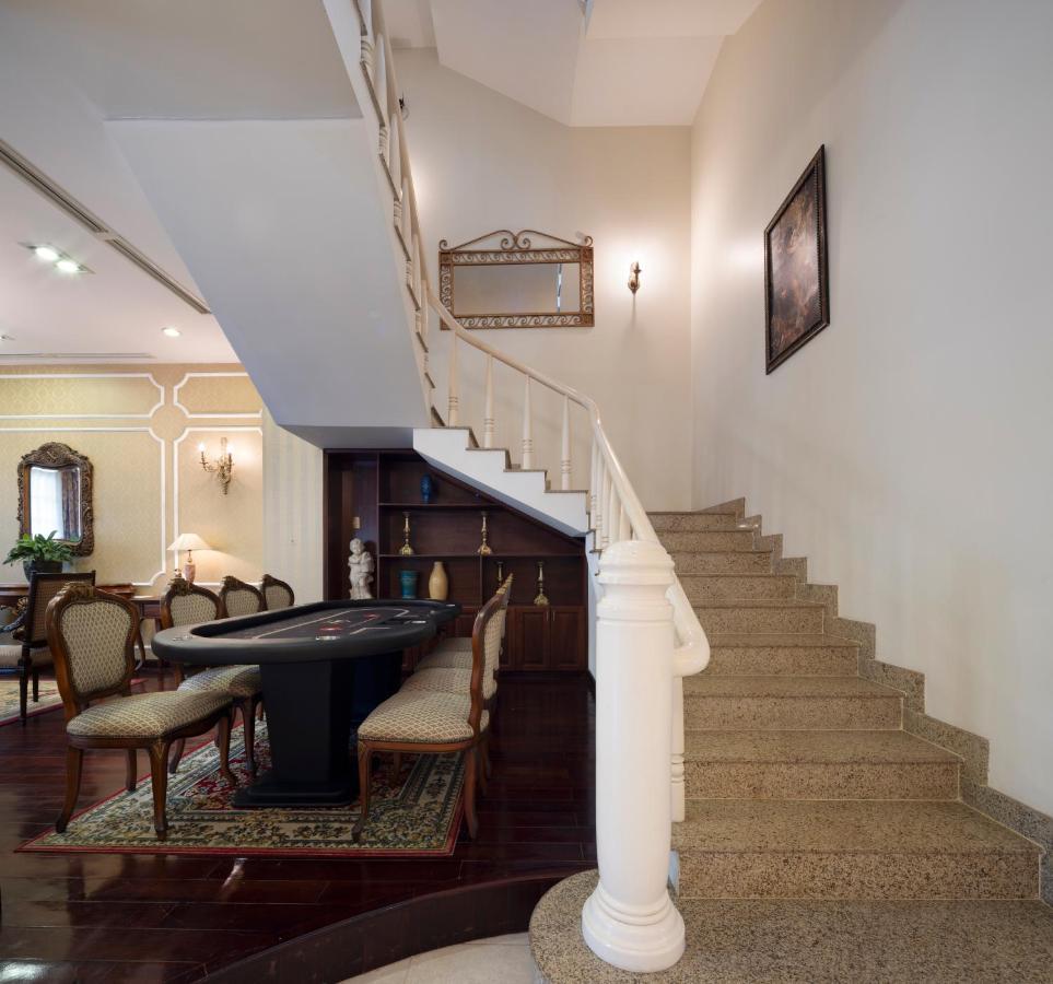 Hidden Mansions Saigon Khu nghỉ mát 4*